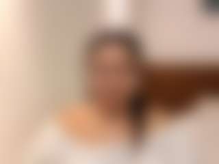 Live cam show with StephanieBumbalo - Brown Hair MILF on SmokeAndPoke