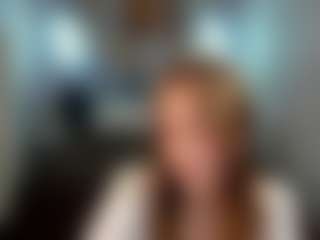Live cam show with Vanessa-Sinclairr - Upskirt on AdultVida.com