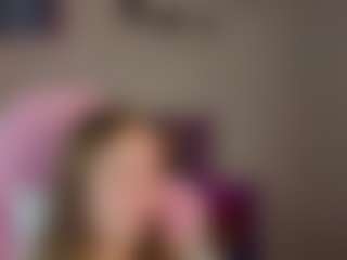 Live cam show with Vanessa-Sinclairr - Skinny Teen (18+) on Camversity