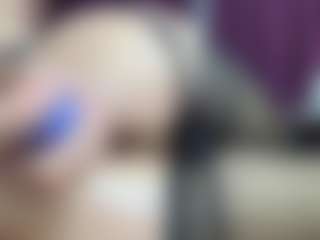Live cam show with issyfreya - Brown Eyes on Soda Cam