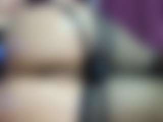 Live cam show with issyfreya - Ride on PervPlay.com