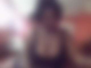 Live cam show with AFRICA THEE SAVAGE - Green Eyes on Latina Girls