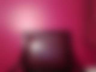 Live cam show with AFRICA THEE SAVAGE - Toes on StripNow