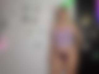 Live cam show with BushyBarb - Tease MILF on Camsoda