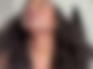 Live cam show with itsbombshellbarbie - Natural on friskycurves.com