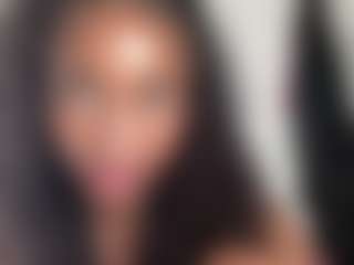 Live cam show with itsbombshellbarbie - Ebony on https://playwithruby.com