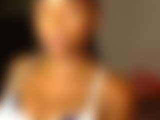 Live cam show with itsbombshellbarbie - Black Amateur on Hubzter Live