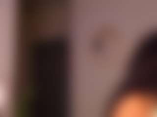Live cam show with itsbombshellbarbie - Tease Teen (18+) on Camsoda