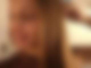 Live cam show with Kelly-Clarks - Blue Eyes on Uber Horny