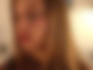 Live cam show with Kelly-Clarks - Blue Eyes on Dare Cams