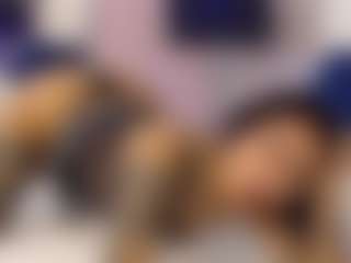 Live cam show with MARI-CRUZ - Thin on Camsoda