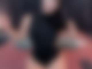 Live cam show with NaiaRose - Public on StripNow