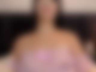 Live cam show with NaiaRose - Deepthroat on Mixed Magazine Live