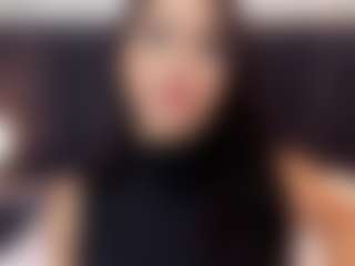 Live cam show with NaiaRose - Shaved Pussy Brown Hair on Cam Slut