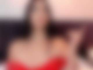Live cam show with NaiaRose - Oil on Camsoda