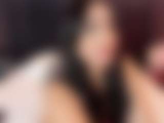 Live cam show with NaiaRose - Bikini on intimatelivegirls.com