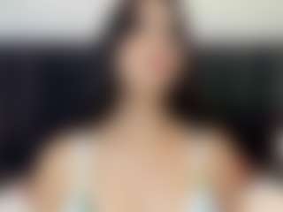 Live cam show with NaiaRose - Cute on Milfs Live