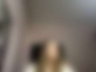 Live cam show with Emma - New Teen (18+) on Uber Horny