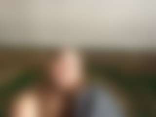 Live cam show with Emma - Average on Streamer API