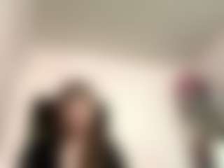 Live cam show with Emma - Athletic on CamwithHer