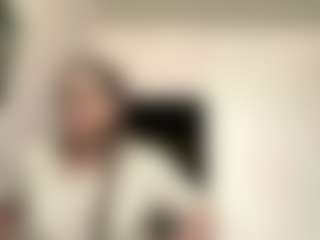 Live cam show with Emma - Smoking on Camsoda