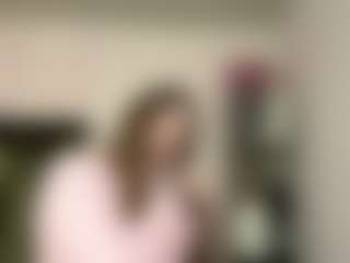 Live cam show with Emma - Hairy Pussy Teen (18+) on CamClone