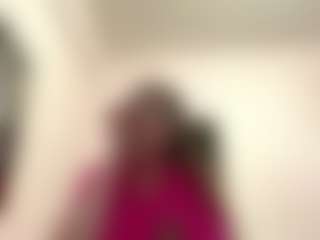 Live cam show with Emma - Brown Hair on StripNow