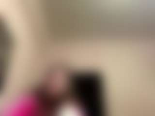 Live cam show with Emma - Average on Camsoda