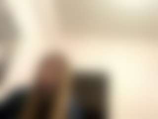 Live cam show with Emma - Young Adult on UwU Esports