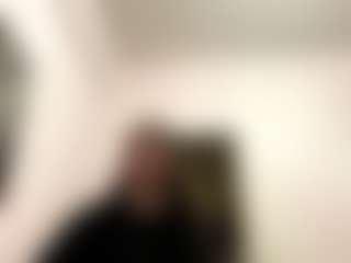 Live cam show with Emma - Hairy Pussy on Camsoda