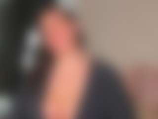 Live cam show with Adel-Williams - Brown Eyes on Camiplay Live