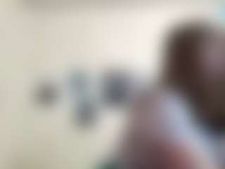 Live cam show with AmandaBorovec - Brown Eyes on CamClone