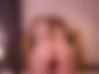 Live cam show with Annelle - Blue Eyes on Milfs Live