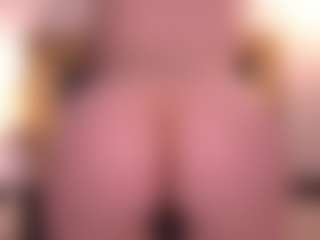 Live cam show with Annelle - Blue Eyes on friskycurves.com