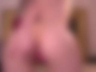 Live cam show with Annelle - Dildo Or Vibrator on live18s.com