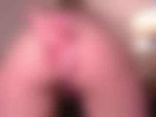 Live cam show with Annelle - Teen (18+) on Gym Cam Girls
