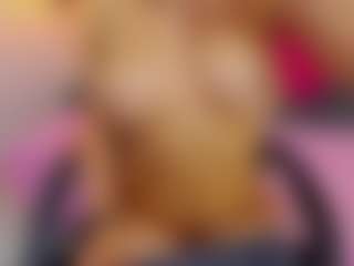 CandyLoverr's Live Sex Cam Show