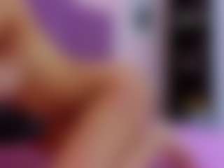 CandyLoverr's Live Sex Cam Show