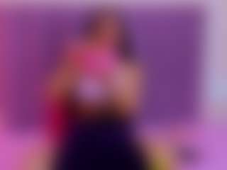 Live cam show with CandyLoverr - Fingers on Camsoda