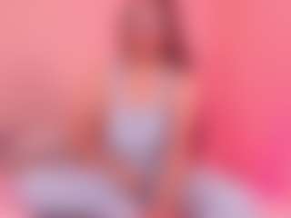 Live cam show with Dahliabrowniee - Black Petite on justonemore.cc