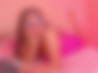 Live cam show with Dahliabrowniee - Glasses on Camsoda