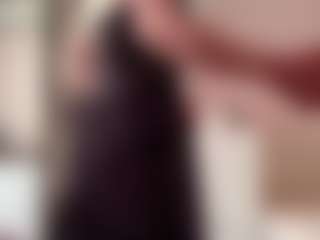 Rira MILF webcam performer live streaming
