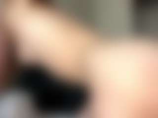 EmiliaShetley's Live Sex Cam Show