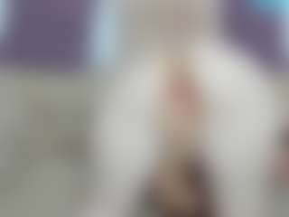EnticingLucy MILF webcam performer live streaming
