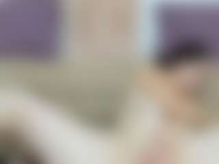 Live cam show with EnticingLucy - New MILF on Hubzter Live
