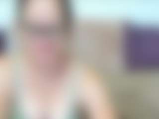 Live cam show with EnticingLucy - Curvy MILF on TeamSkeetLive