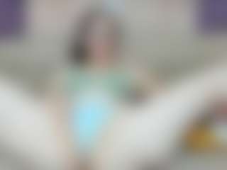 Live cam show with EnticingLucy - Curvy MILF on Soda Cam
