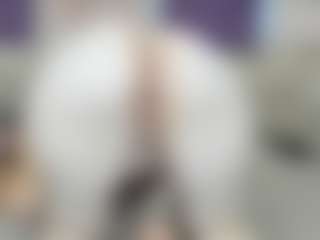 Live-sekscamshow van EnticingLucy
