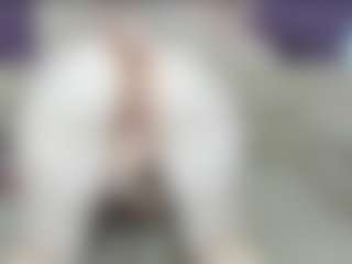 Live cam show with EnticingLucy - Mature on sexylive.show