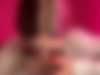 Live cam show with JaquelynCorolis - Mature on StripNow